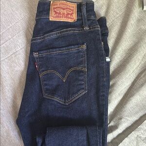 Levis skinny jeans 25